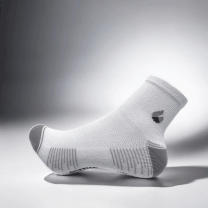 Ankle white and grey running sock with seamless toe and breathable mesh panels.